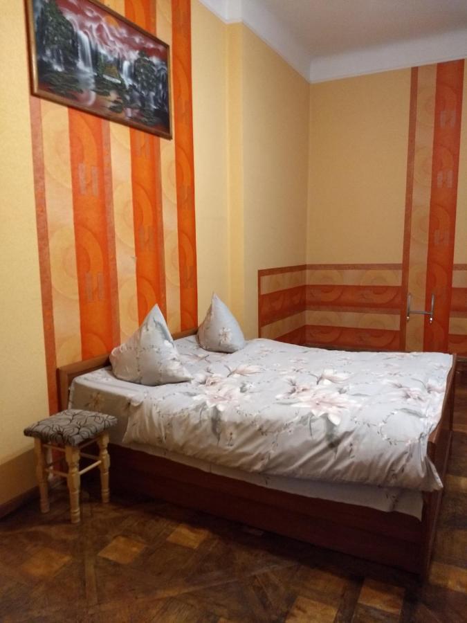 Apartment On Franka Ivano-Frankivsk Exteriör bild